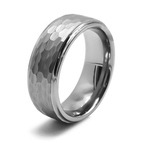 Bague tungstène - intérieur confort - effet martelé - largeur 8mm