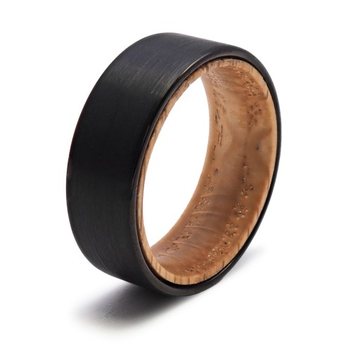 Bague tunsgtène - PVD noir - intérieur confort bois d'olivier - finition brossée - largeur 8mm