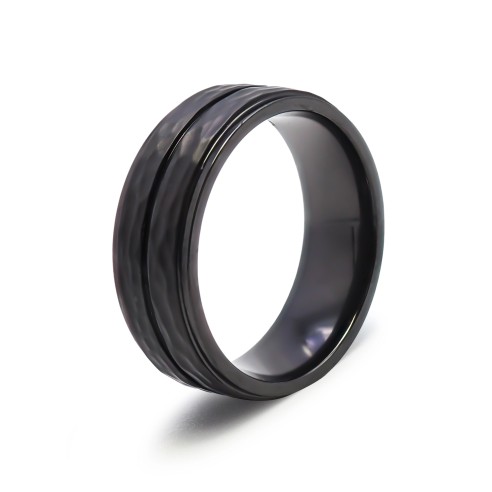 Bague en black zirconium - effet martelé - finition polie et brossée - largeur 8mm - Taille 58 à 68